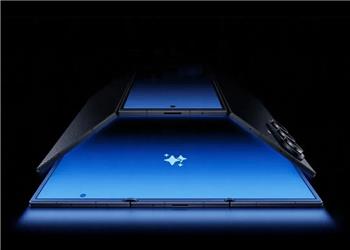 اولین گزارشها از مشکلات نمایشگر داخلی گلکسی زد ترایفولد